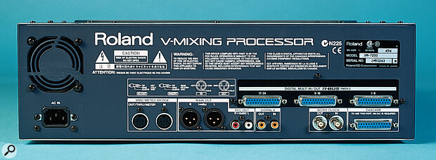 The VM7200 connects to expansion boxes using Roland's proprietary R‑Bus digital interface, and to the control surface via AES‑EBU.